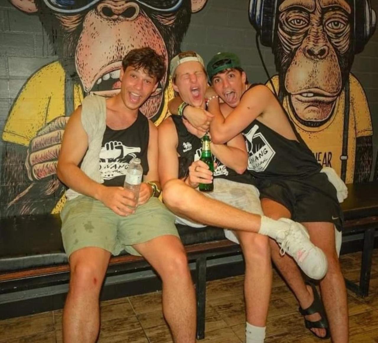 Ao Nang Balcony Party Hostel - 18-40 (Adults Only) מראה חיצוני תמונה