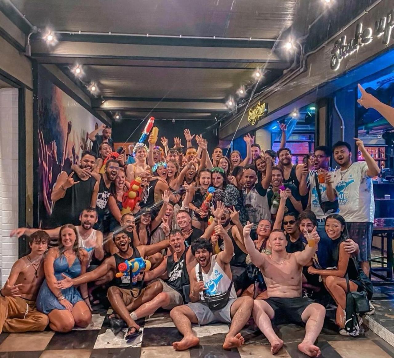 Ao Nang Balcony Party Hostel - 18-40 (Adults Only) מראה חיצוני תמונה