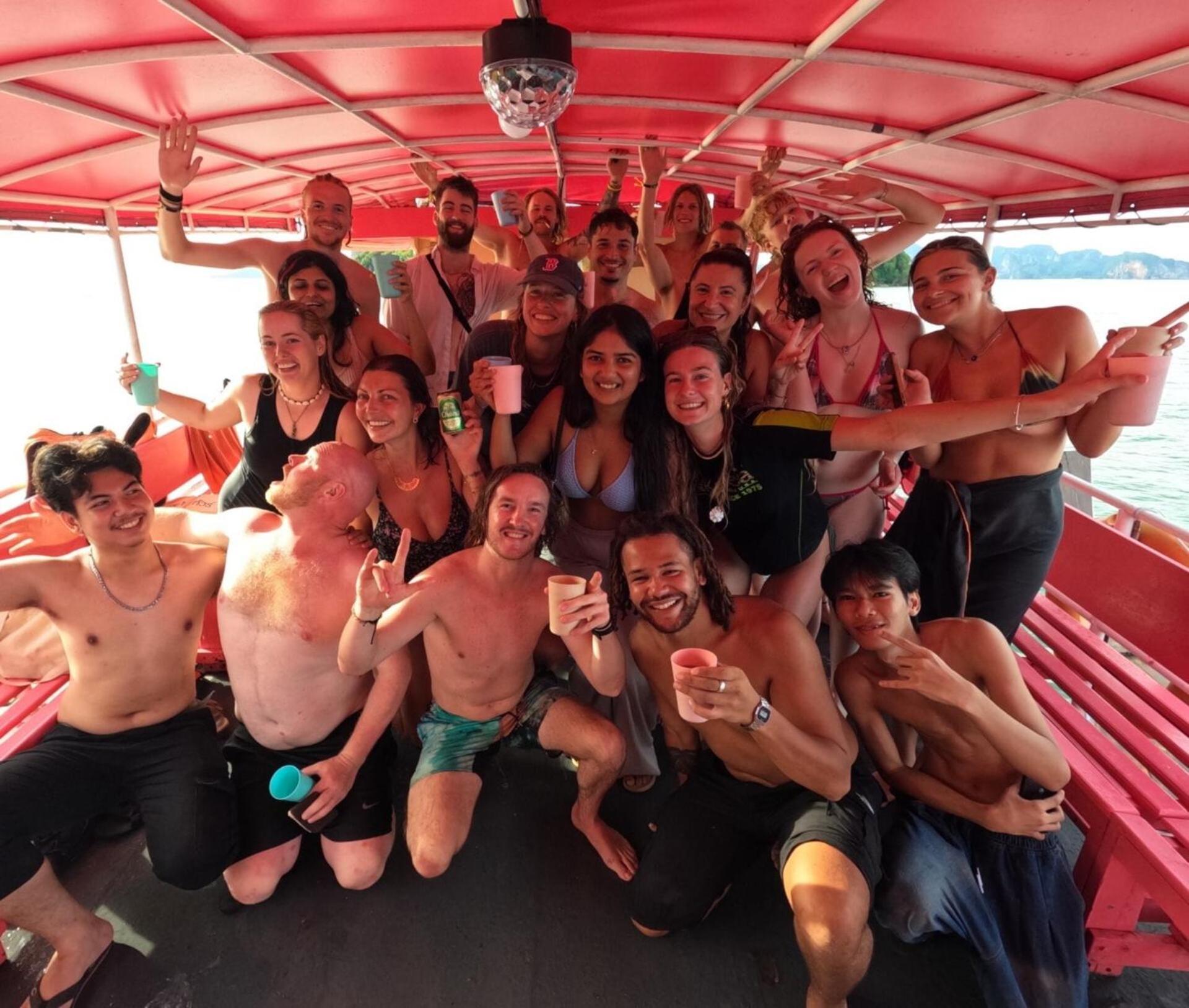 Ao Nang Balcony Party Hostel - 18-40 (Adults Only) מראה חיצוני תמונה